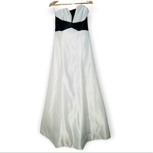 Gunne Sax 90s Jessica McClintock Ivory & Black Strapless Gown Size 7
